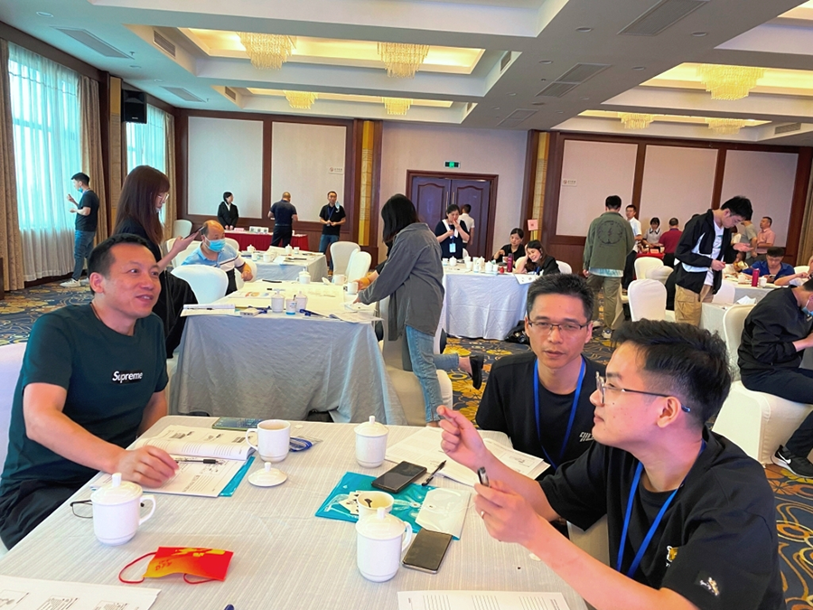 電動滾筒公司組織管理干部參加健峰培訓(xùn).png 電動滾筒公司組織管理干部參加健峰培訓(xùn).png